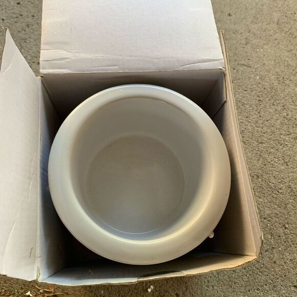 Small Ceramic Fondue Pot With Stand - Picture 5 of 5